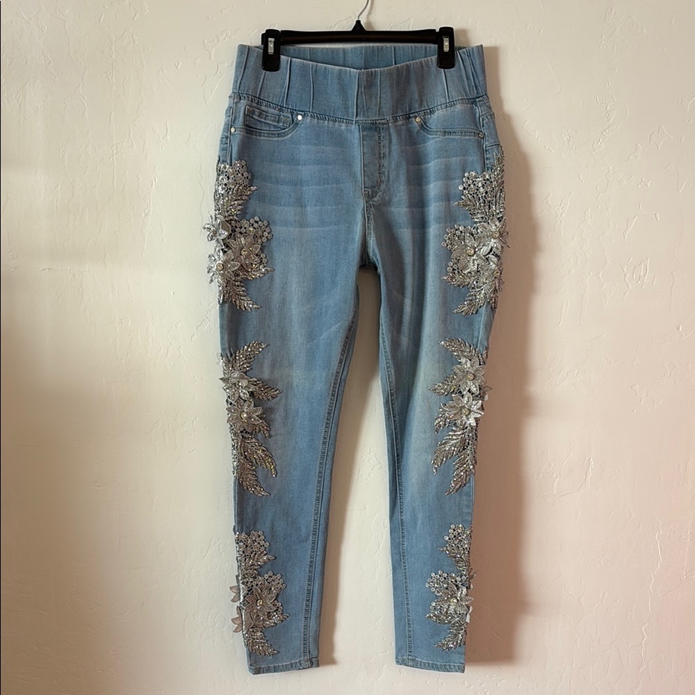 FINAL! NIB! VENUS Blue Skinny Jeans with Luxurious Embellishments